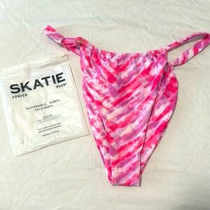 Skatie Bobbi Bottom - Thick Band Moorea print 🌺